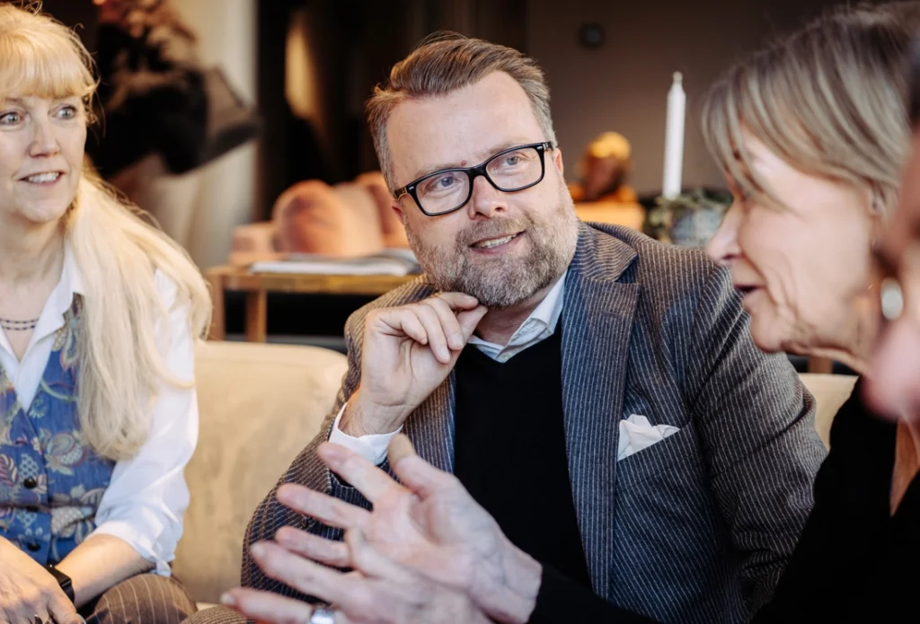 Michael Gabrielsson tillsammans med sitt team